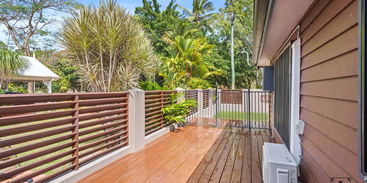 28 Acacia Street, Holloways Beach, QLD 4878 AUS