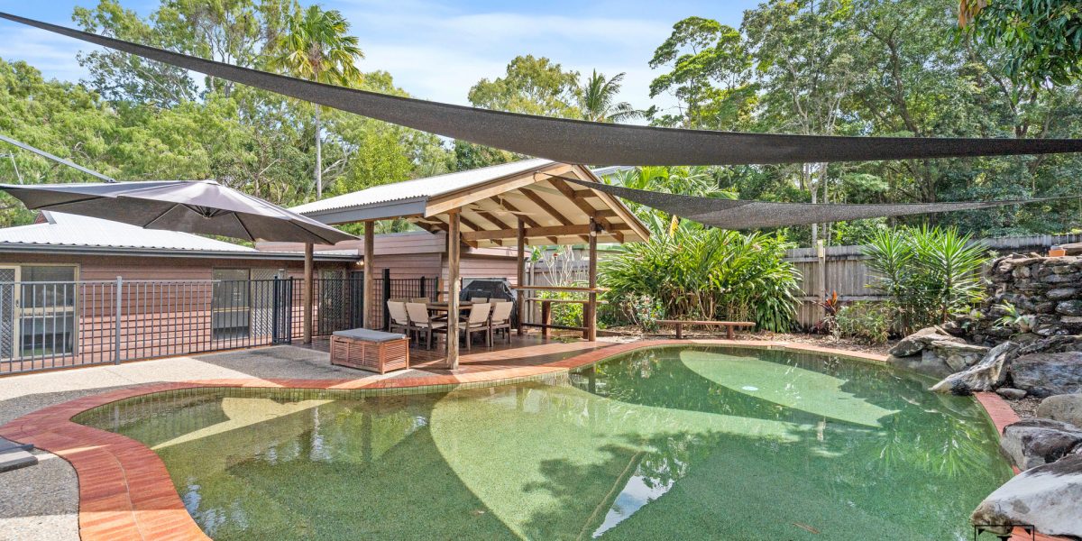 28 Acacia Street, Holloways Beach, QLD 4878 AUS