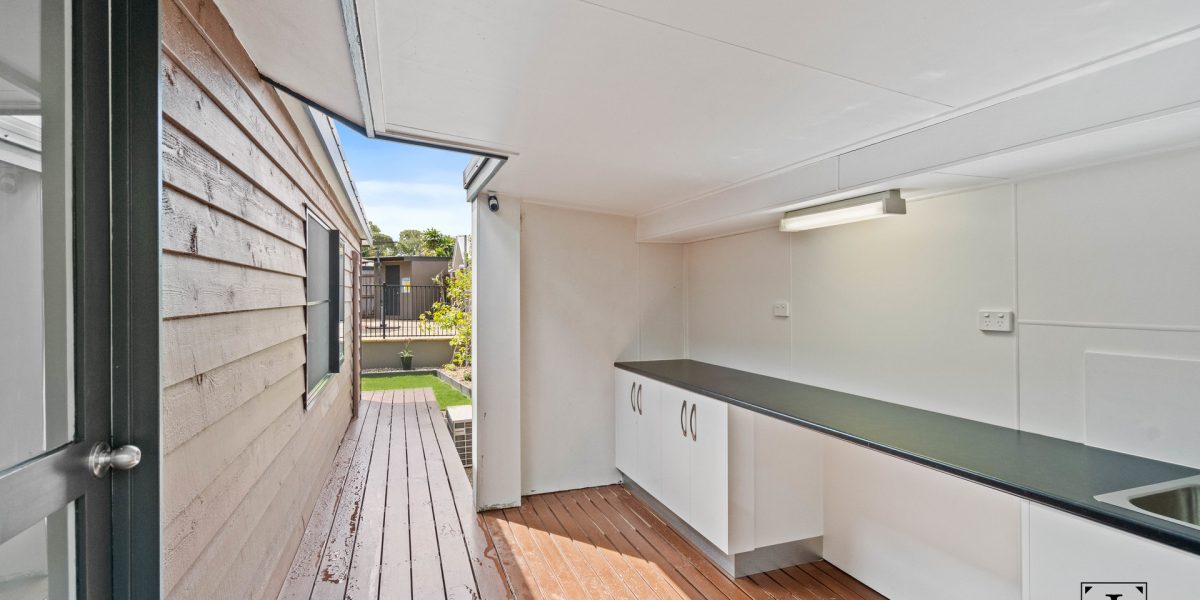 28 Acacia Street, Holloways Beach, QLD 4878 AUS