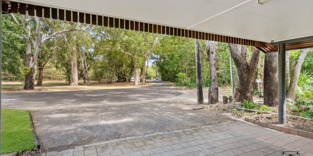 28 Acacia Street, Holloways Beach, QLD 4878 AUS