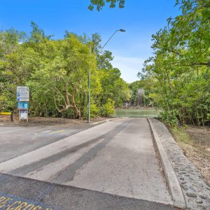 28 Acacia Street, Holloways Beach, QLD 4878 AUS