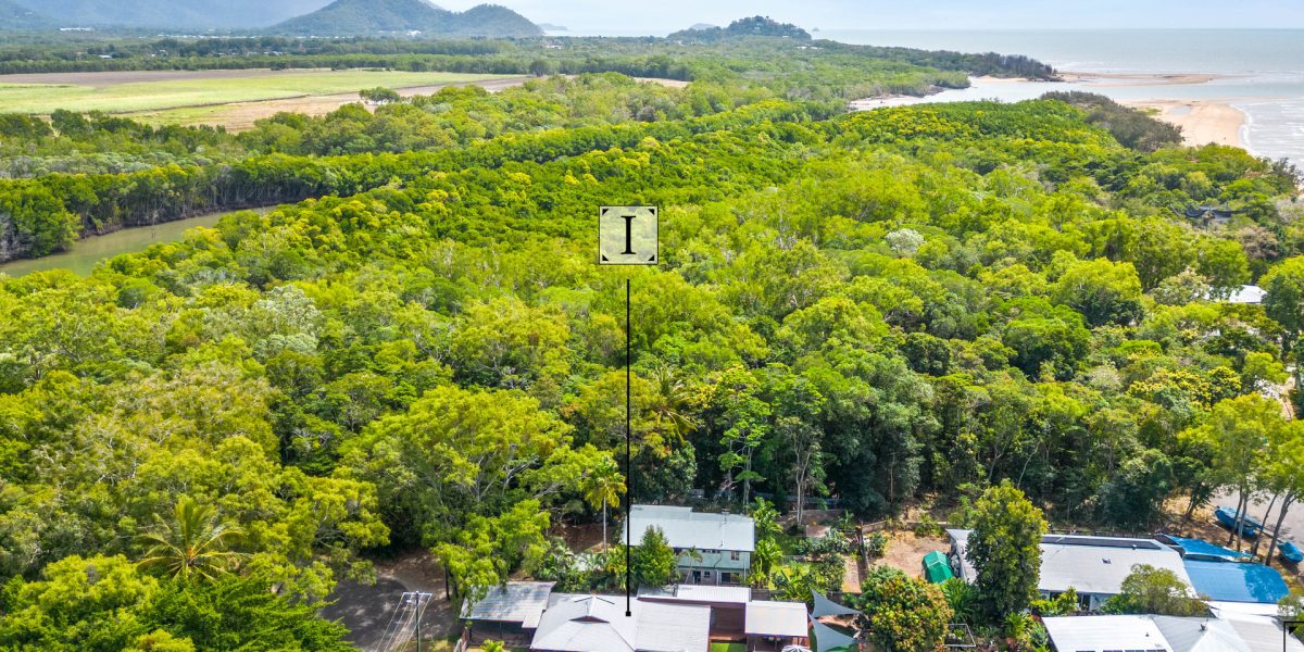 28 Acacia Street, Holloways Beach, QLD 4878 AUS