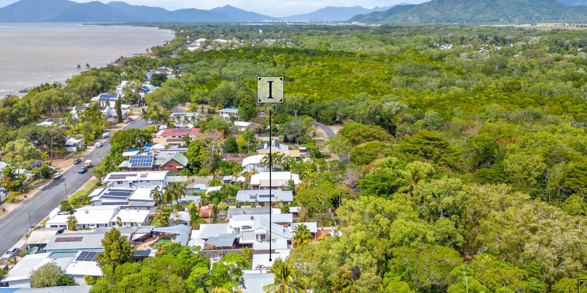 28 Acacia Street, Holloways Beach, QLD 4878 AUS