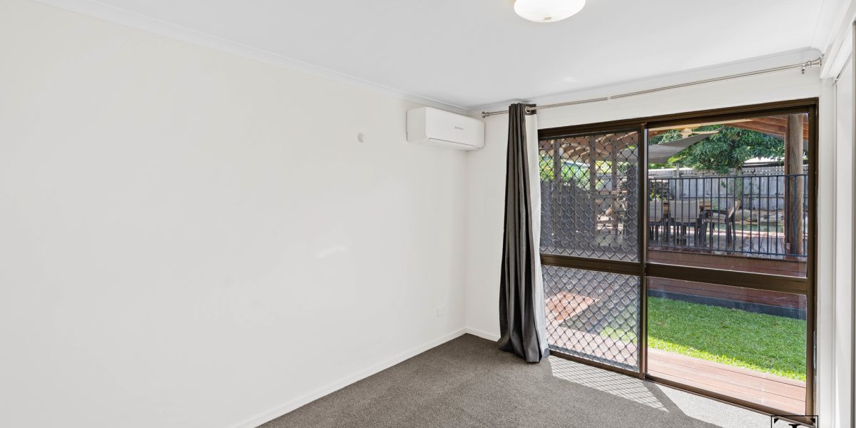 28 Acacia Street, Holloways Beach, QLD 4878 AUS