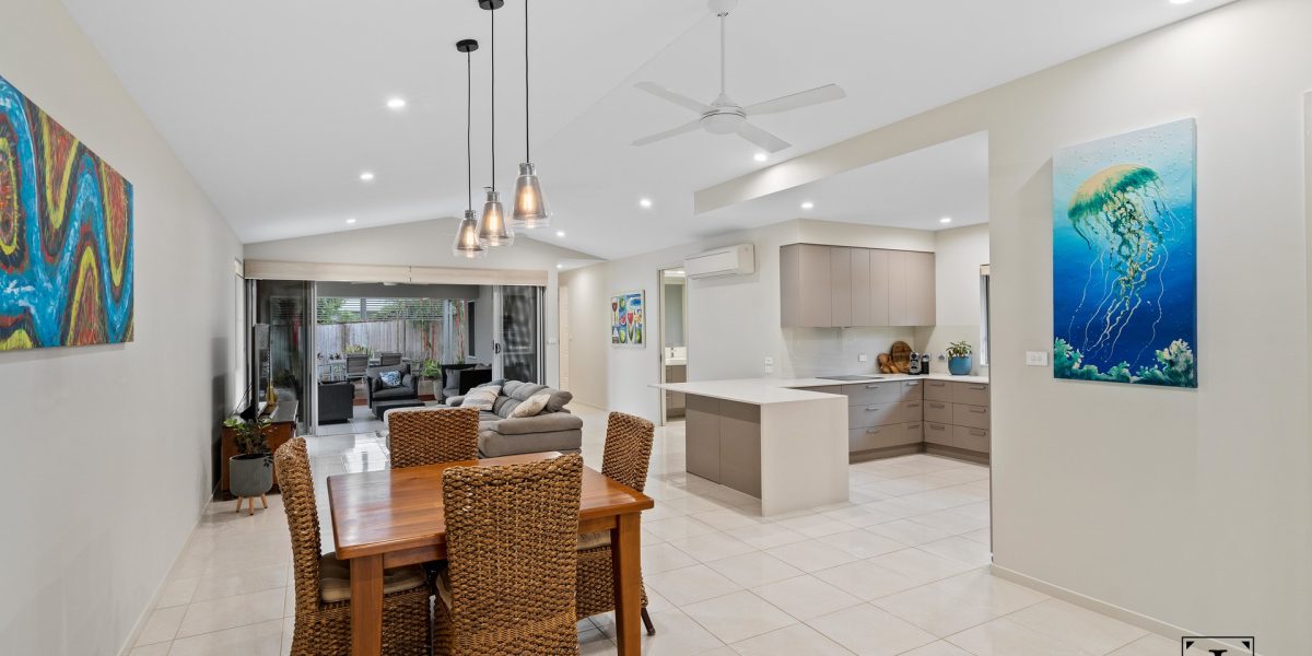 19 Catamaran Circuit, Trinity Beach, QLD 4879 AUS