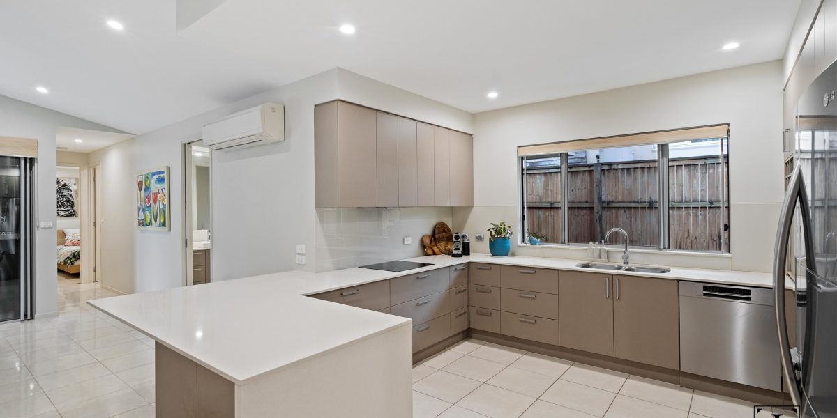 19 Catamaran Circuit, Trinity Beach, QLD 4879 AUS
