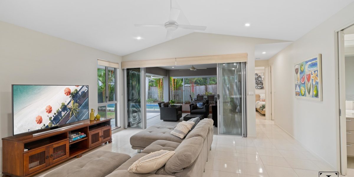 19 Catamaran Circuit, Trinity Beach, QLD 4879 AUS