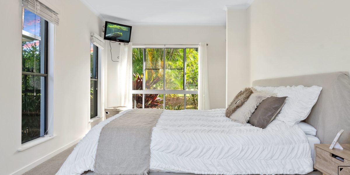2-4 Lark Close, Clifton Beach, QLD 4879 AUS