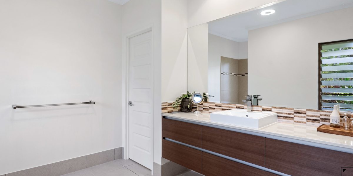 2-4 Lark Close, Clifton Beach, QLD 4879 AUS