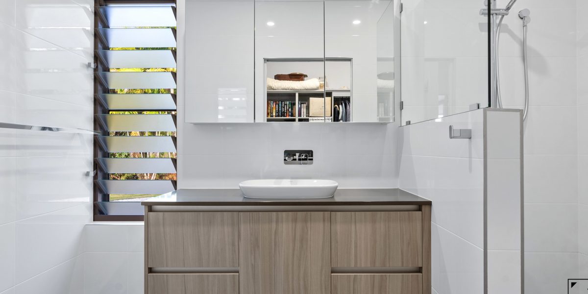 2-4 Lark Close, Clifton Beach, QLD 4879 AUS