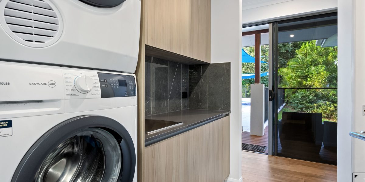 2-4 Lark Close, Clifton Beach, QLD 4879 AUS