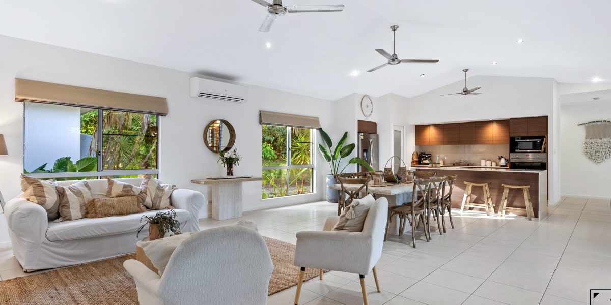 2-4 Lark Close, Clifton Beach, QLD 4879 AUS