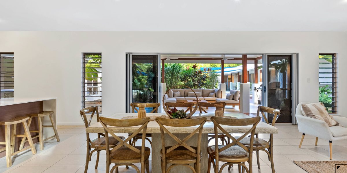 2-4 Lark Close, Clifton Beach, QLD 4879 AUS