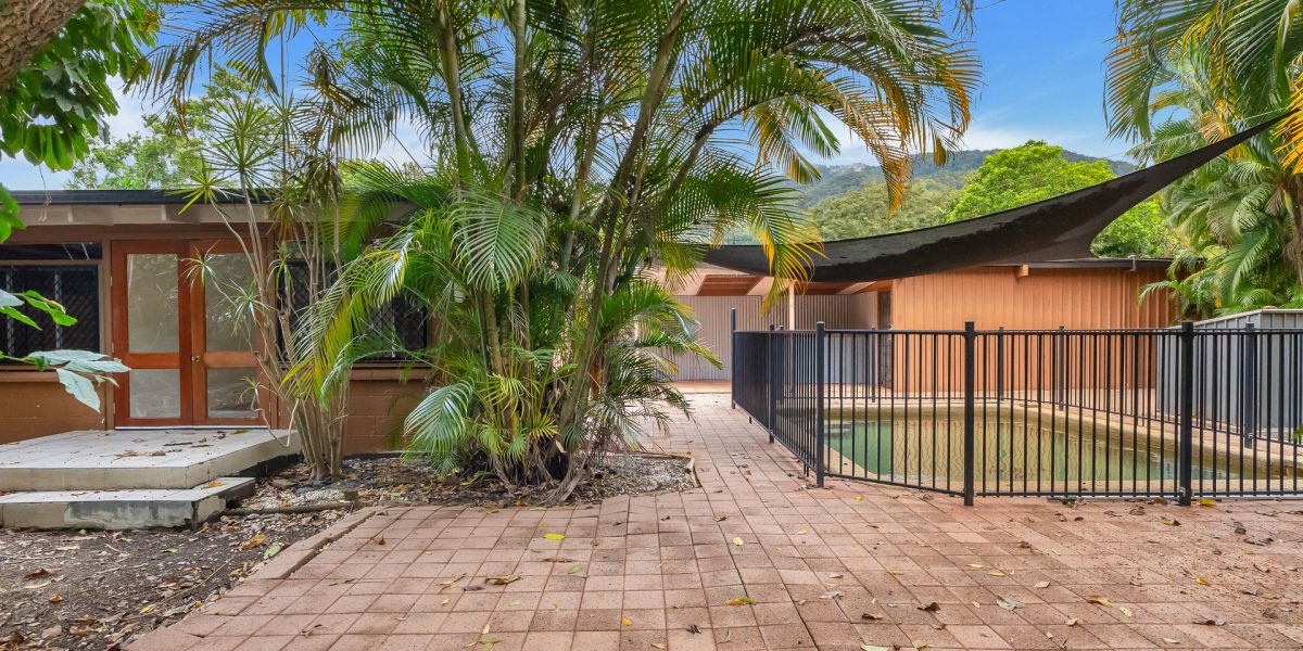 18 Valmadre Street, Caravonica, QLD 4878 AUS