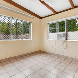 18 Valmadre Street, Caravonica, QLD 4878 AUS