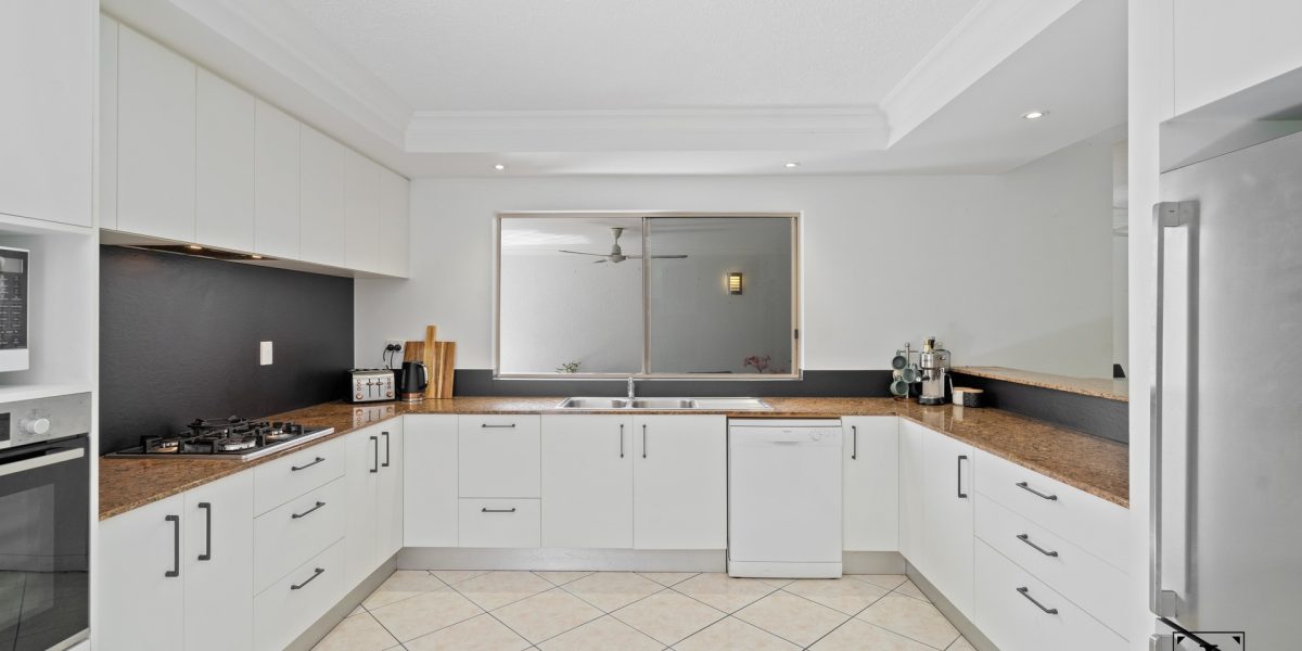 801/2-10 Greenslopes Street, Cairns North, QLD 4870 AUS