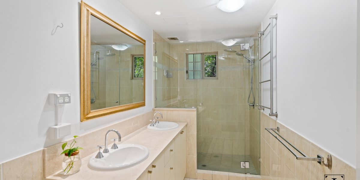801/2-10 Greenslopes Street, Cairns North, QLD 4870 AUS