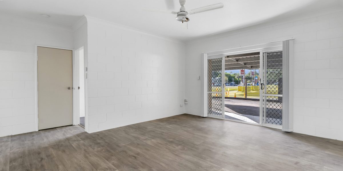 1/52 Pease Street, Manoora, QLD 4870 AUS