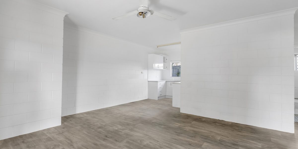 1/52 Pease Street, Manoora, QLD 4870 AUS
