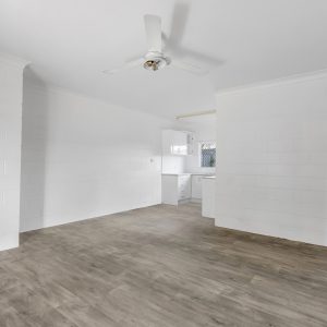 1/52 Pease Street, Manoora, QLD 4870 AUS