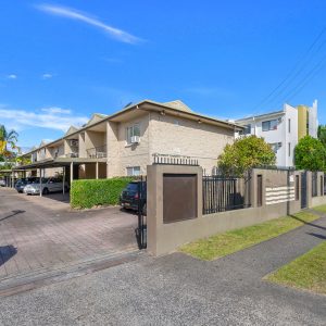 1/52 Pease Street, Manoora, QLD 4870 AUS