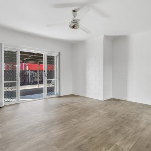 1/52 Pease Street, Manoora, QLD 4870 AUS