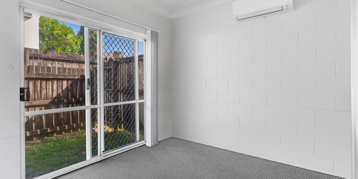 1/52 Pease Street, Manoora, QLD 4870 AUS