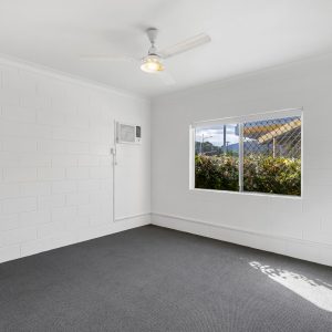 1/52 Pease Street, Manoora, QLD 4870 AUS