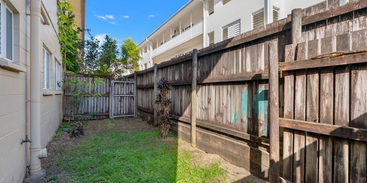 1/52 Pease Street, Manoora, QLD 4870 AUS