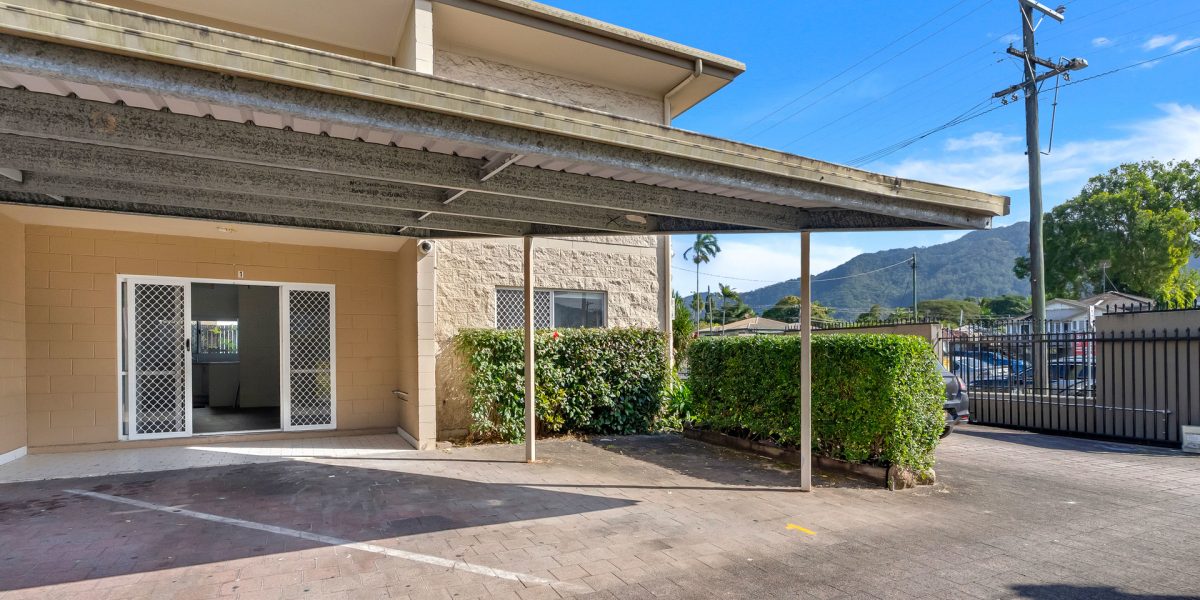 1/52 Pease Street, Manoora, QLD 4870 AUS