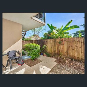 2/21 Moody Street, Manunda, QLD 4870 AUS