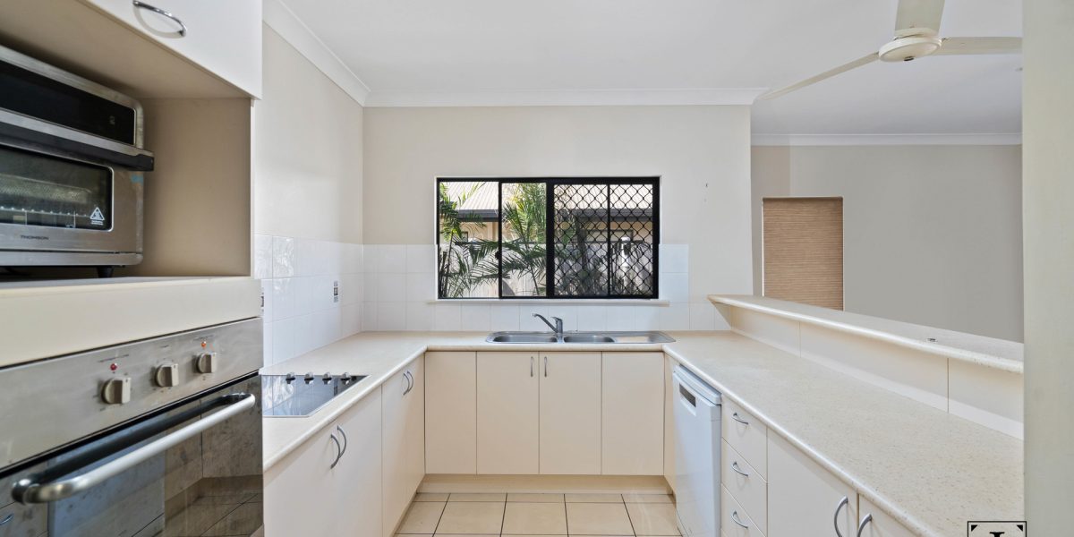 11 Mia Street, Kewarra Beach, QLD 4879 AUS