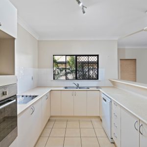 11 Mia Street, Kewarra Beach, QLD 4879 AUS