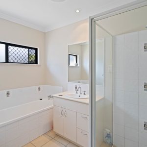 11 Mia Street, Kewarra Beach, QLD 4879 AUS