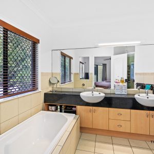 5/69 Sims Esplanade, Yorkeys Knob, QLD 4878 AUS