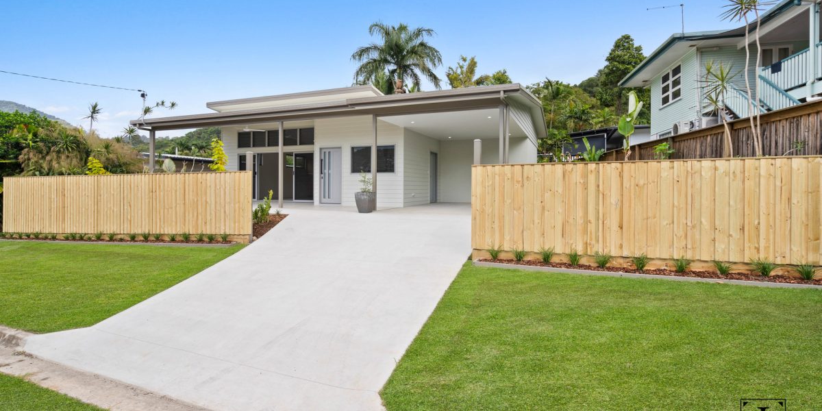 21 Bradford Street, Whitfield, QLD 4870 AUS