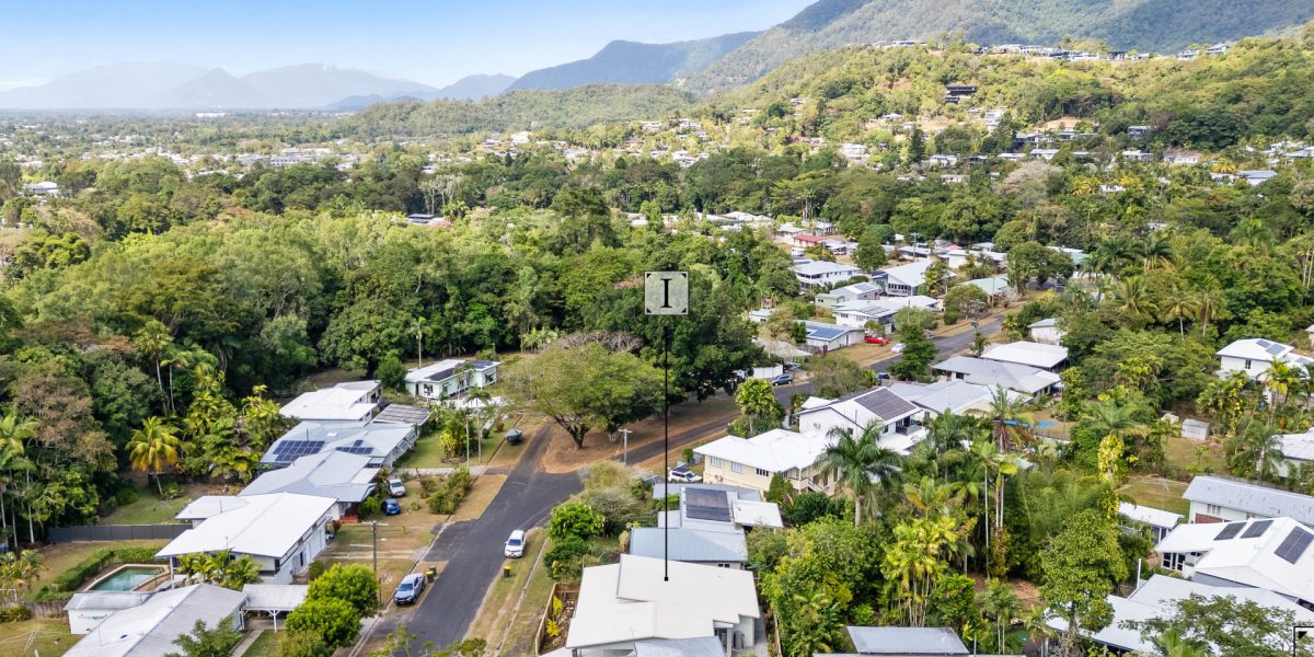21 Bradford Street, Whitfield, QLD 4870 AUS
