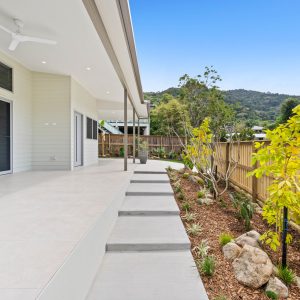 21 Bradford Street, Whitfield, QLD 4870 AUS