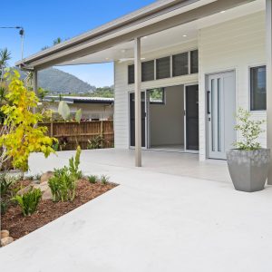 21 Bradford Street, Whitfield, QLD 4870 AUS