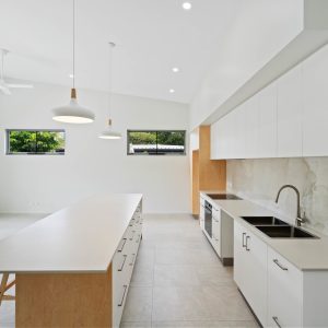 21 Bradford Street, Whitfield, QLD 4870 AUS