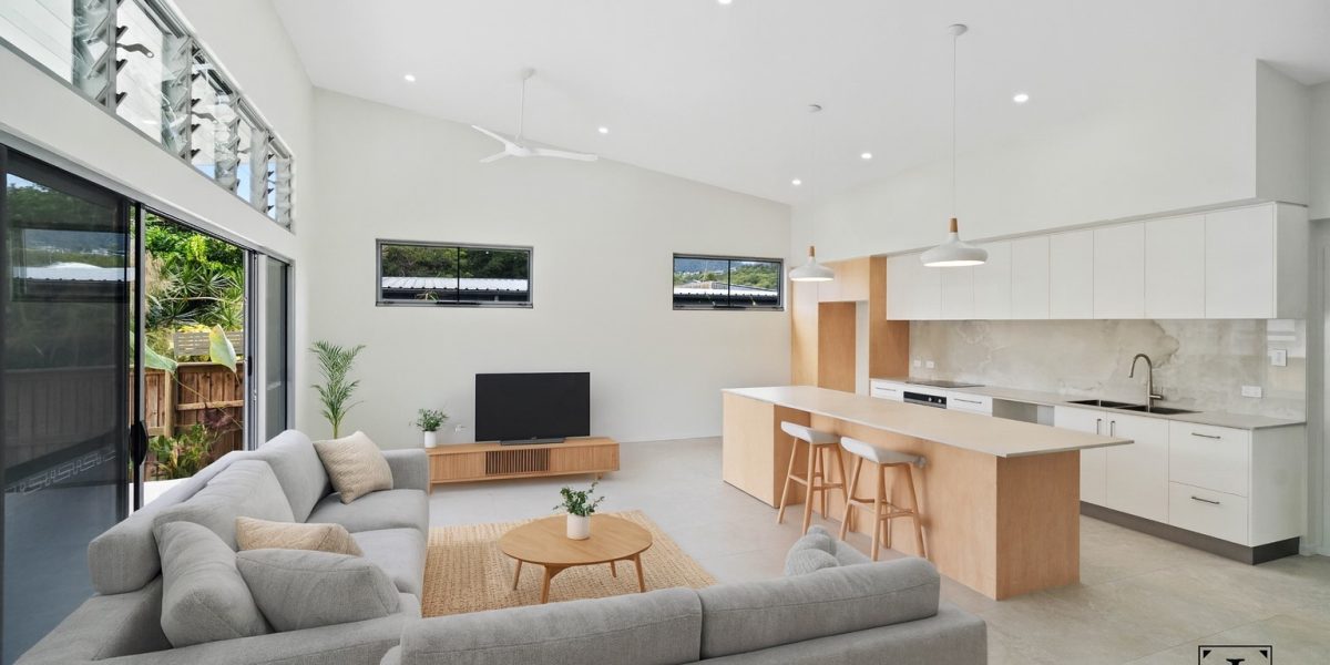 21 Bradford Street, Whitfield, QLD 4870 AUS