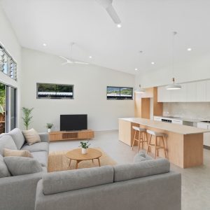 21 Bradford Street, Whitfield, QLD 4870 AUS