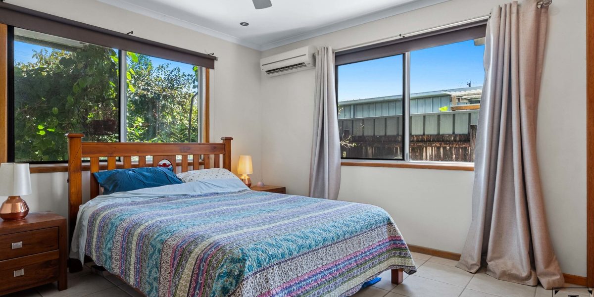 128-130 McCormack Street, Manunda, QLD 4870 AUS