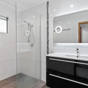 128-130 McCormack Street, Manunda, QLD 4870 AUS