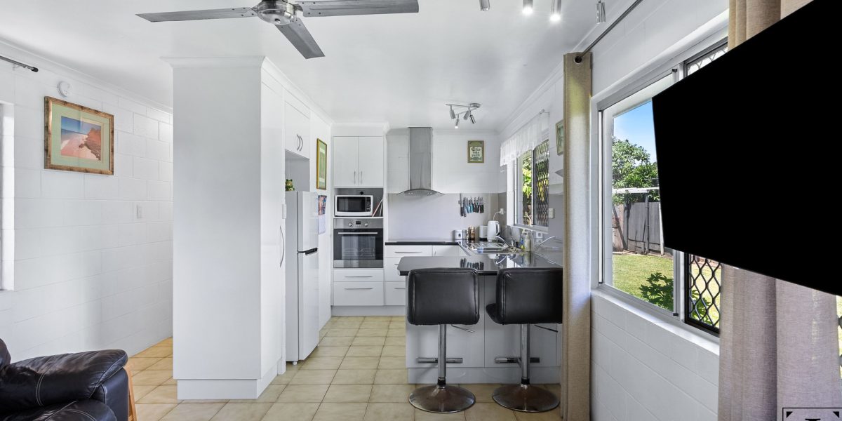 128-130 McCormack Street, Manunda, QLD 4870 AUS