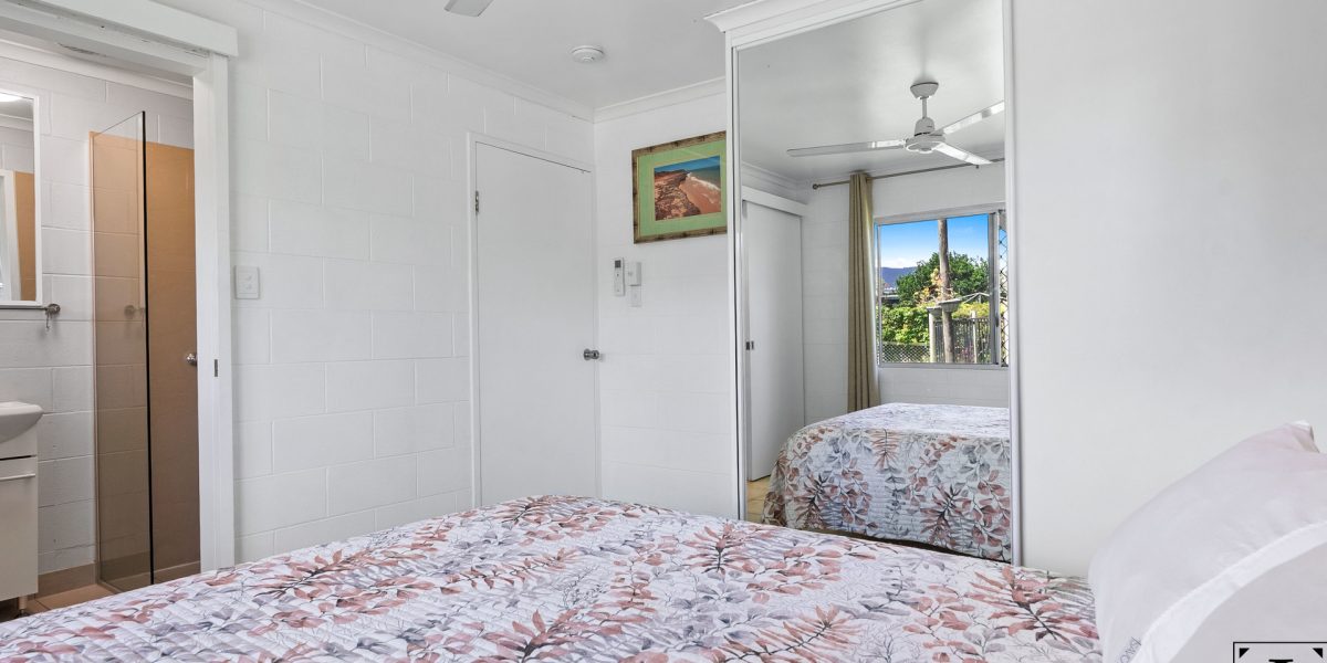 128-130 McCormack Street, Manunda, QLD 4870 AUS