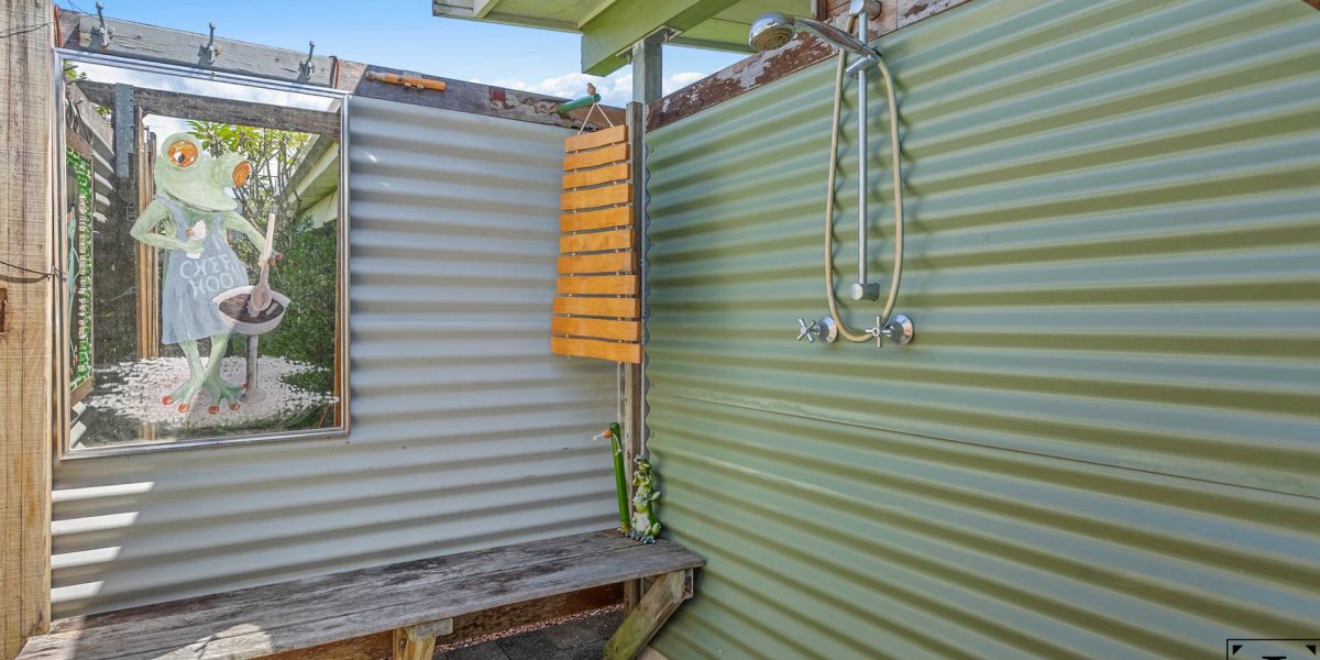 128-130 McCormack Street, Manunda, QLD 4870 AUS