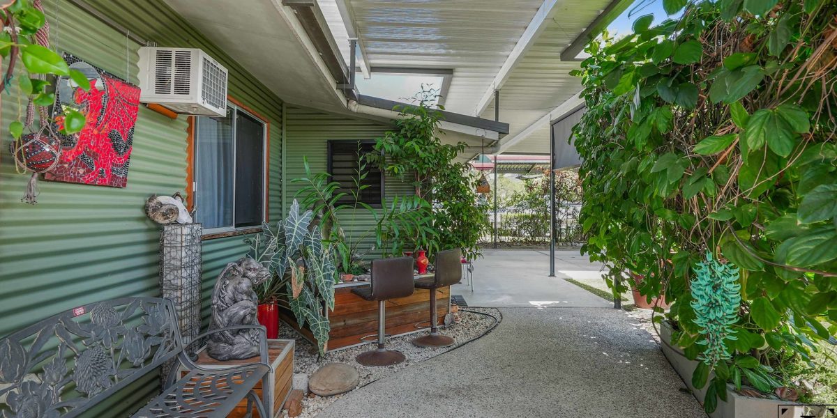 128-130 McCormack Street, Manunda, QLD 4870 AUS