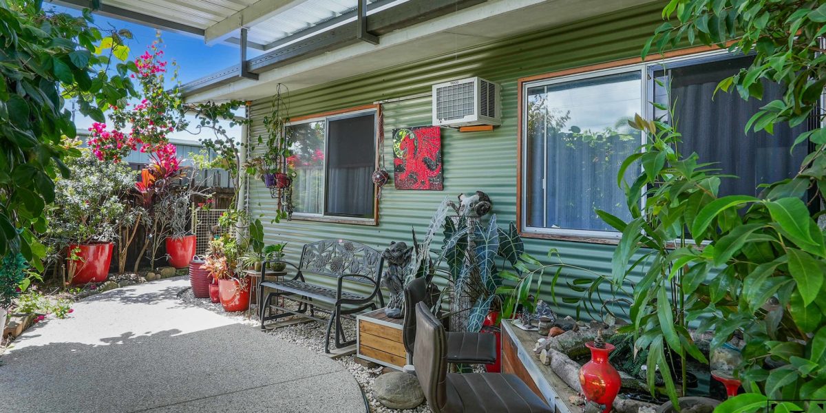 128-130 McCormack Street, Manunda, QLD 4870 AUS