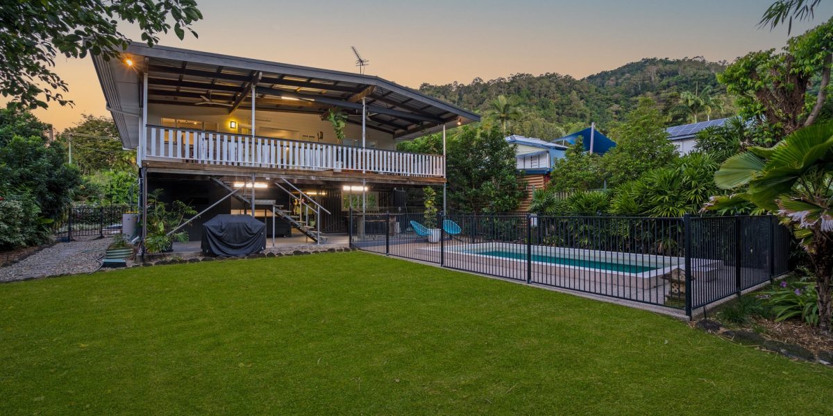 20 Mason Street, Stratford, QLD 4870 AUS